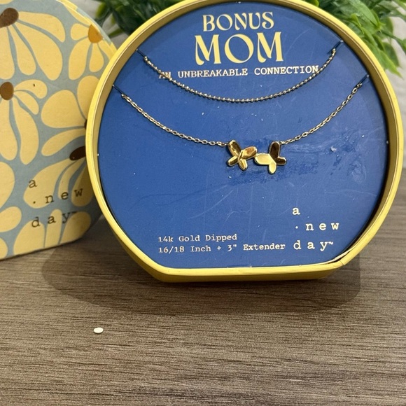 A New Day Gold Necklace Set - Picture 1 of 1